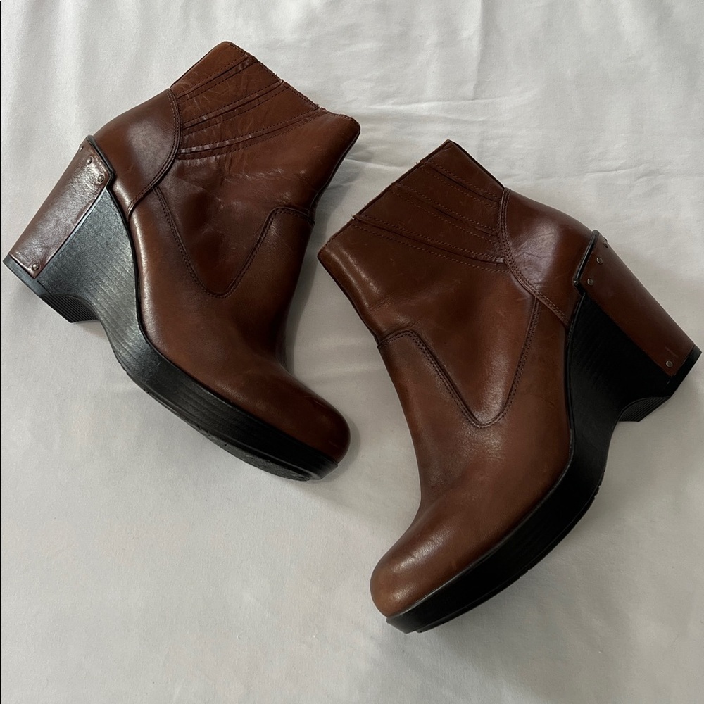 Dansko Faith Brown Leather Wedges